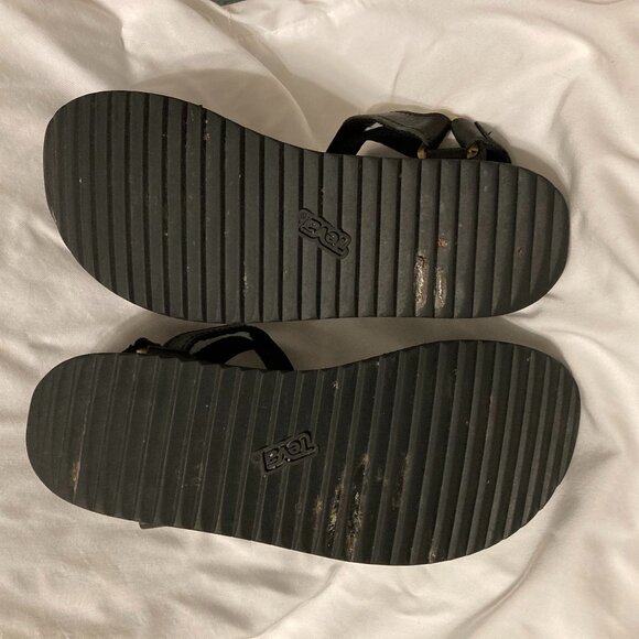 Great Condition Women's SZ 10 Leather TEVA Original Universal Slim Sandal, Black - Picture 6 of 9